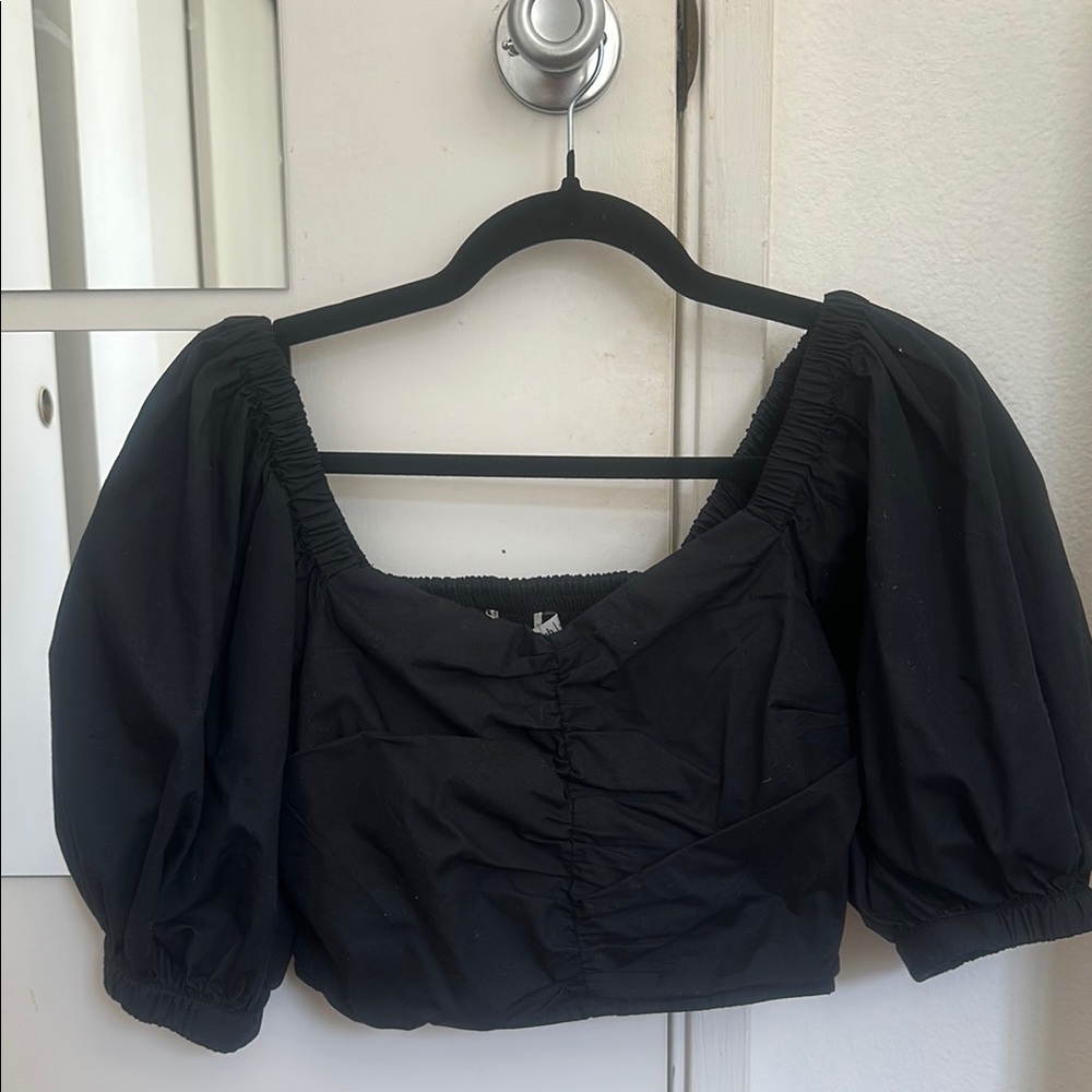 Abercrombie & Fitch Black Crop Puffed Sleeves Top